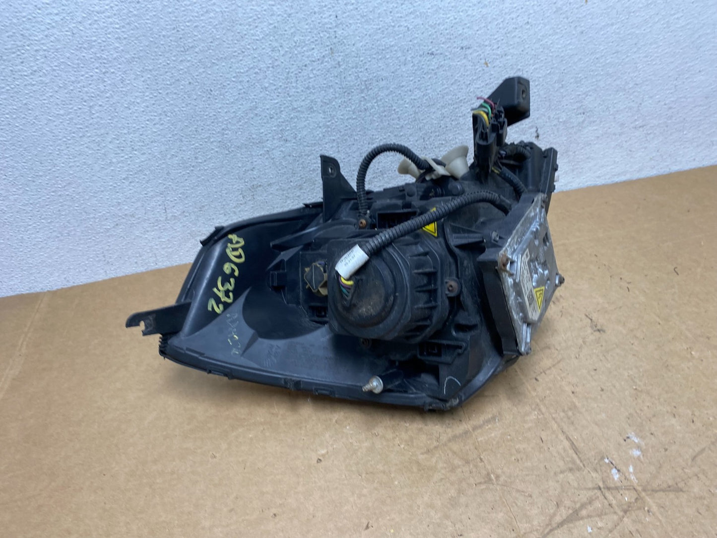 2006 to 2011 Cadillac DTS Left Driver Lh Xenon Hid Headlight AD6372 DW8