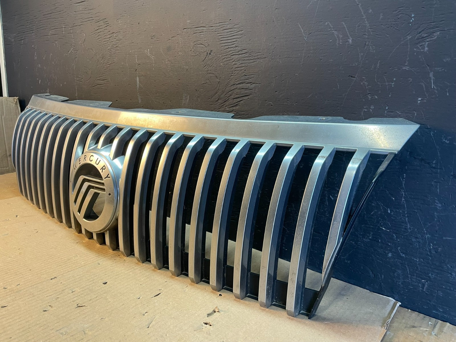 2006 to 2010 Mercury Mountaineer Front Upper Grill Grille Oem AB7879 DG1