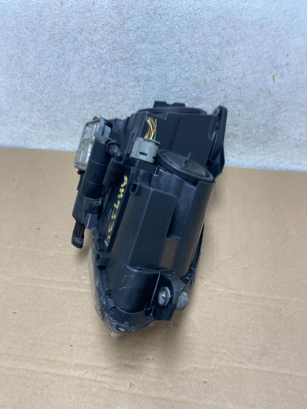 2008-2011 Mercedes C-Class C350 C300 Left Driver Xenon Headlight AH9339 DW8