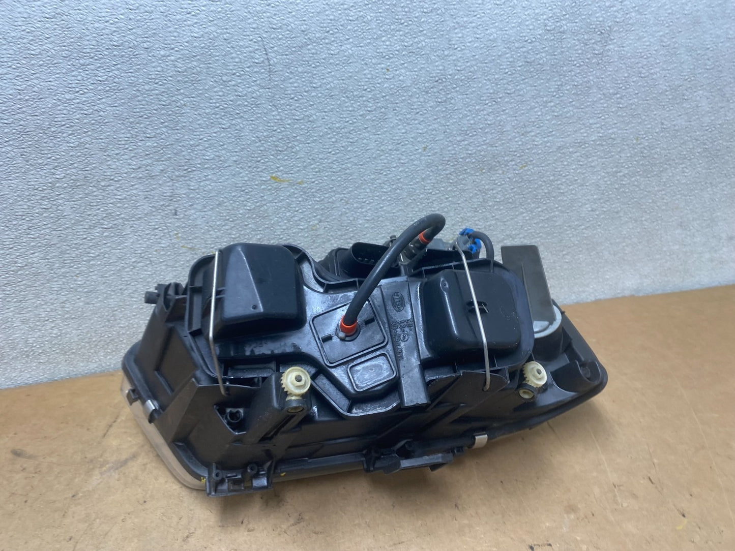 2002 to 2004 Audi A6 Left Driver LH Side Xenon HID Headlight OEM X5535 DW9