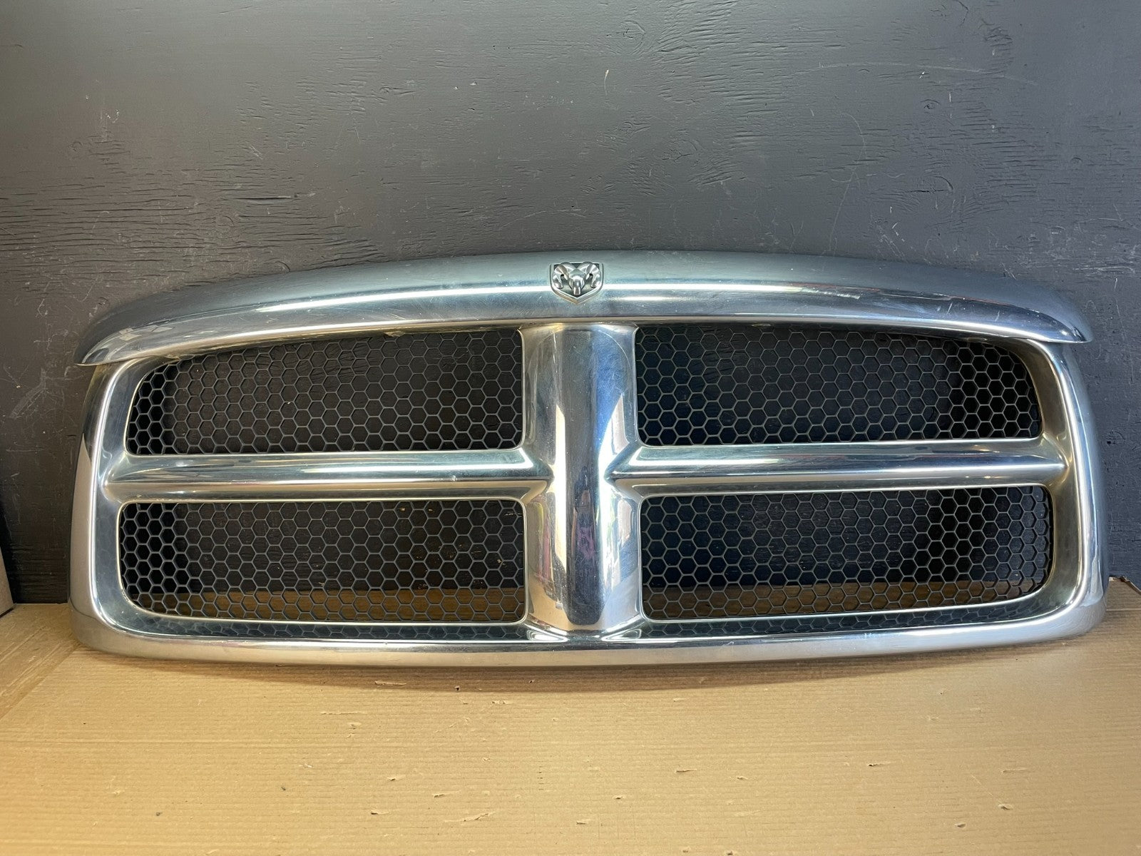2002 2003 2004 2005 Dodge Ram 1500  Upper Front Grill Grille AE8671 DG0