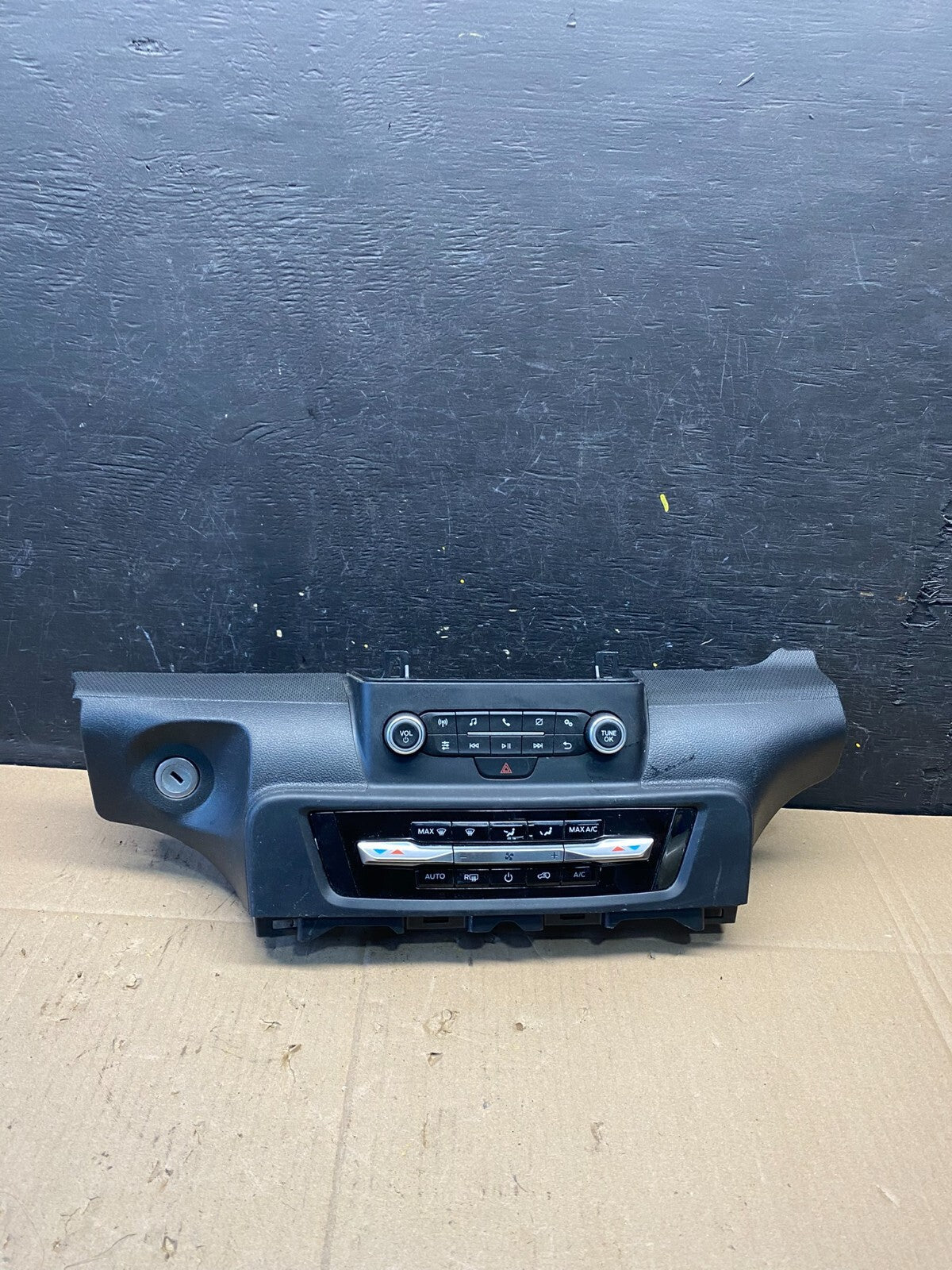 2020 to 2023 Ford Explorer Radio Climate Control Panel Trim L8986 PS0