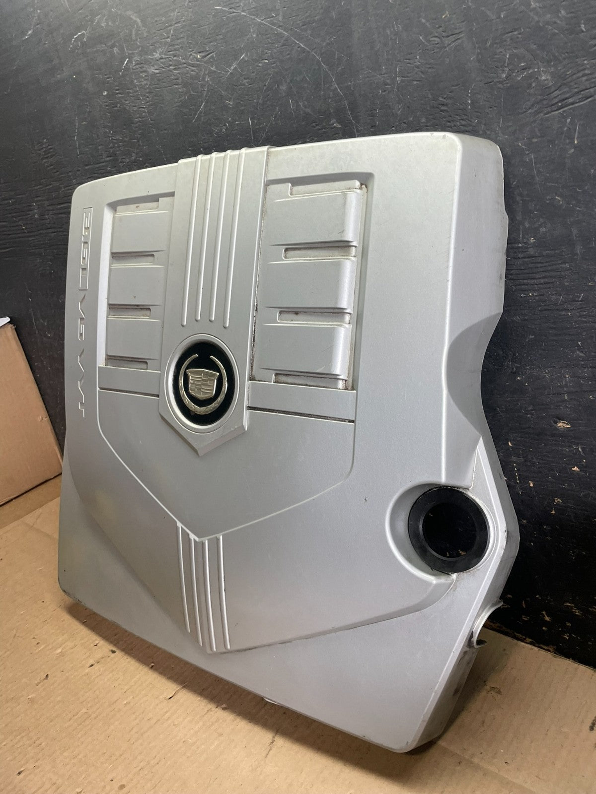 2004 to 2007  Cadillac CTS 3.6L Plastic Engine Cover Shield OEM Z8503 DG1