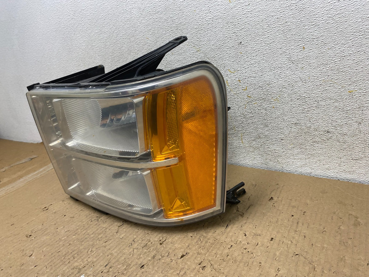 2007 - 2014 GMC Sierra Left Driver LH Side Halogen Headlight AH2951 DW2