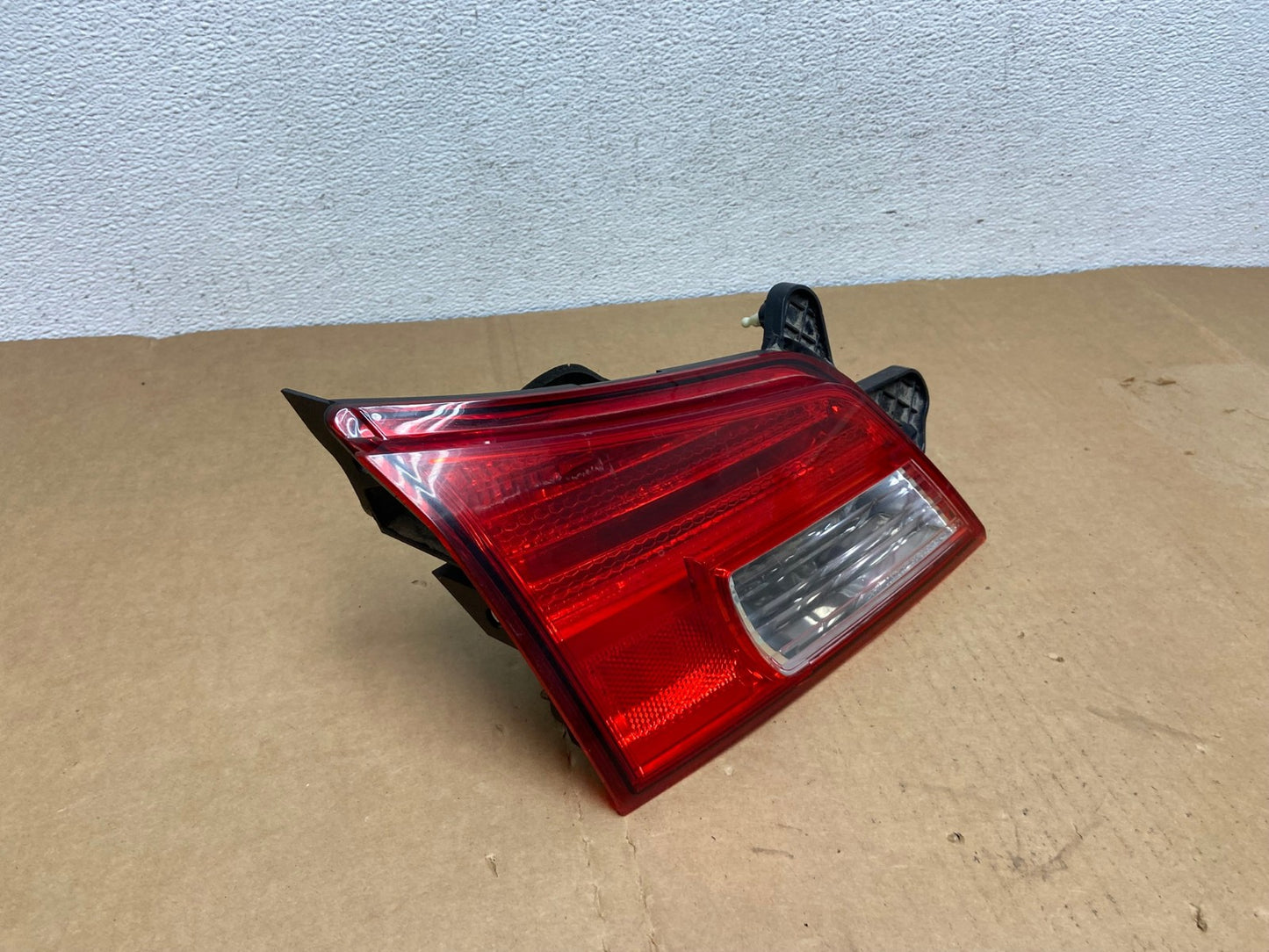 2010-2014 Subaru Outback Left Driver Lh Side Inner Tail Light AC8406 LK2