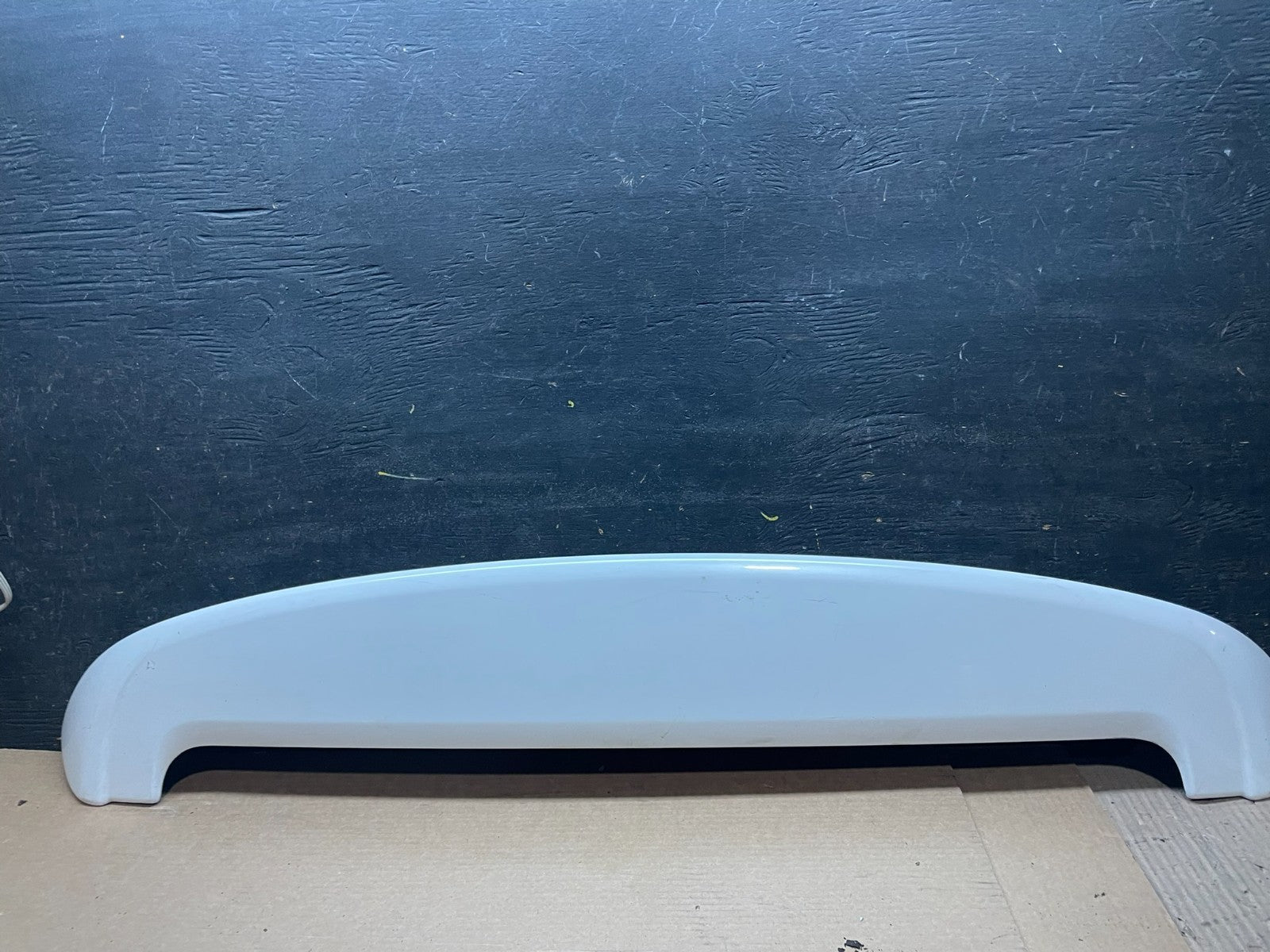 2011 to 2015 Kia Sorento Rear Spoiler Wing Brake Light V6924 DG0