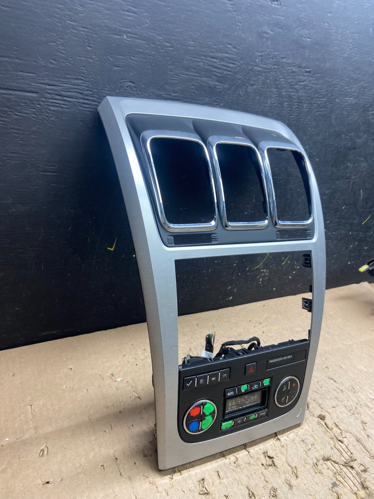 2007 - 2012 GMC Acadia A/C Heater Climate Control Radio Panel Bezel OEM T8848 DG2
