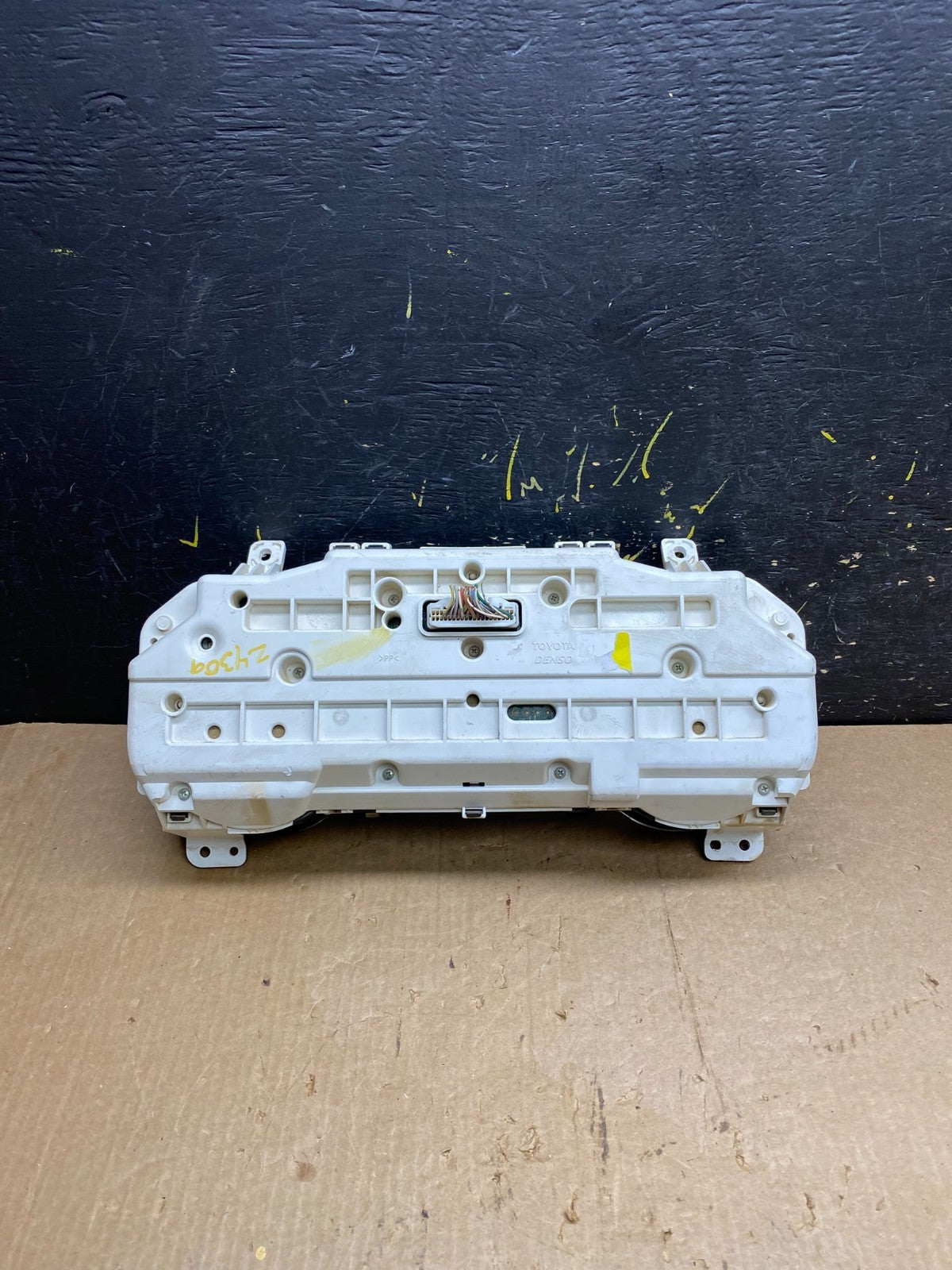 2004 2005 Toyota Sienna Speedometer Cluster Gauge Z4309 DG4