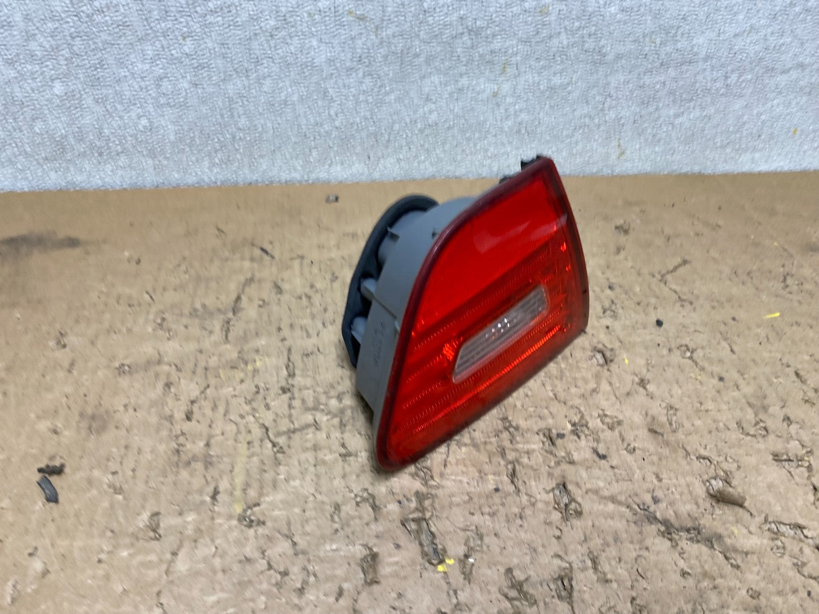 2007-2010 Hyundai Elantra Left Driver LH Tail Light Inner Oem V8417 DW2