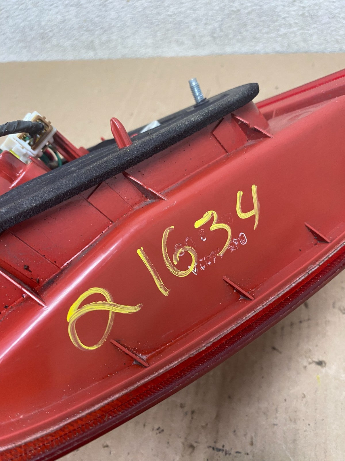 1997 to 1998 Mitsubishi Mirage Right Passenger RH Tail Light Q1634 DG9
