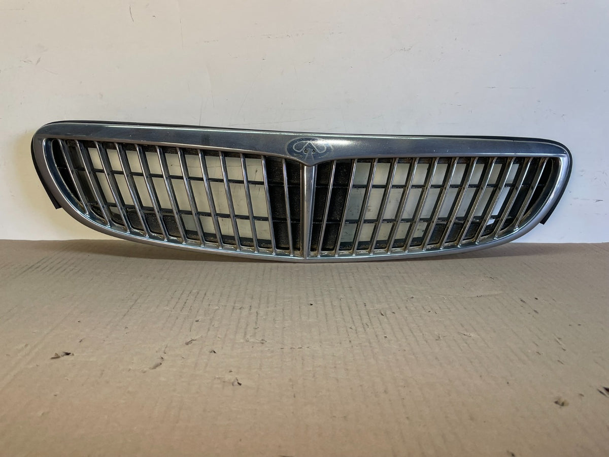 2000 to 2001 Infiniti i30 Front Upper Grill Grille AH6549 DG0