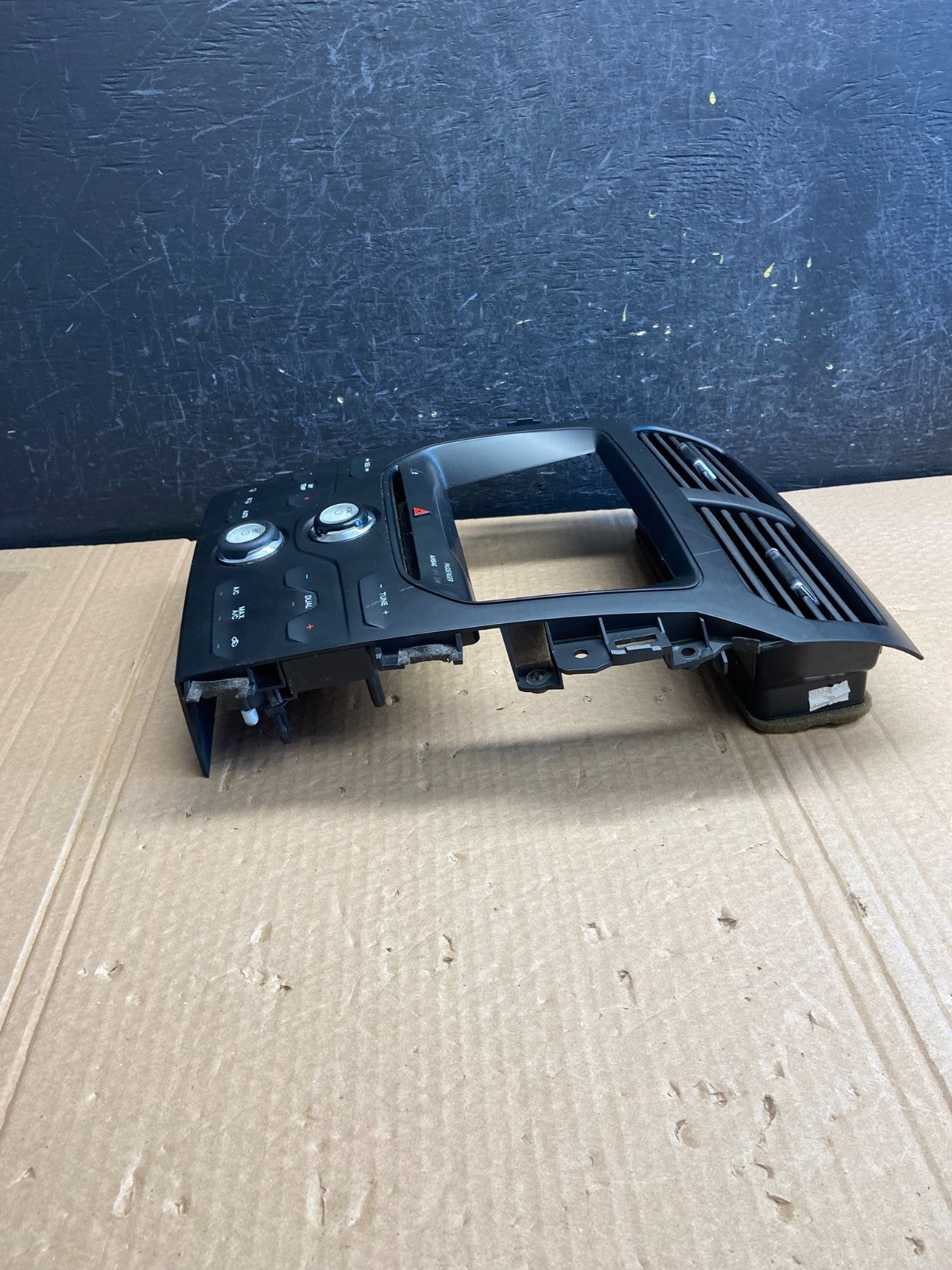 2011 to 2014 Ford Explorer Radio Climate Control Trim Bezel Panel af6163 DG3