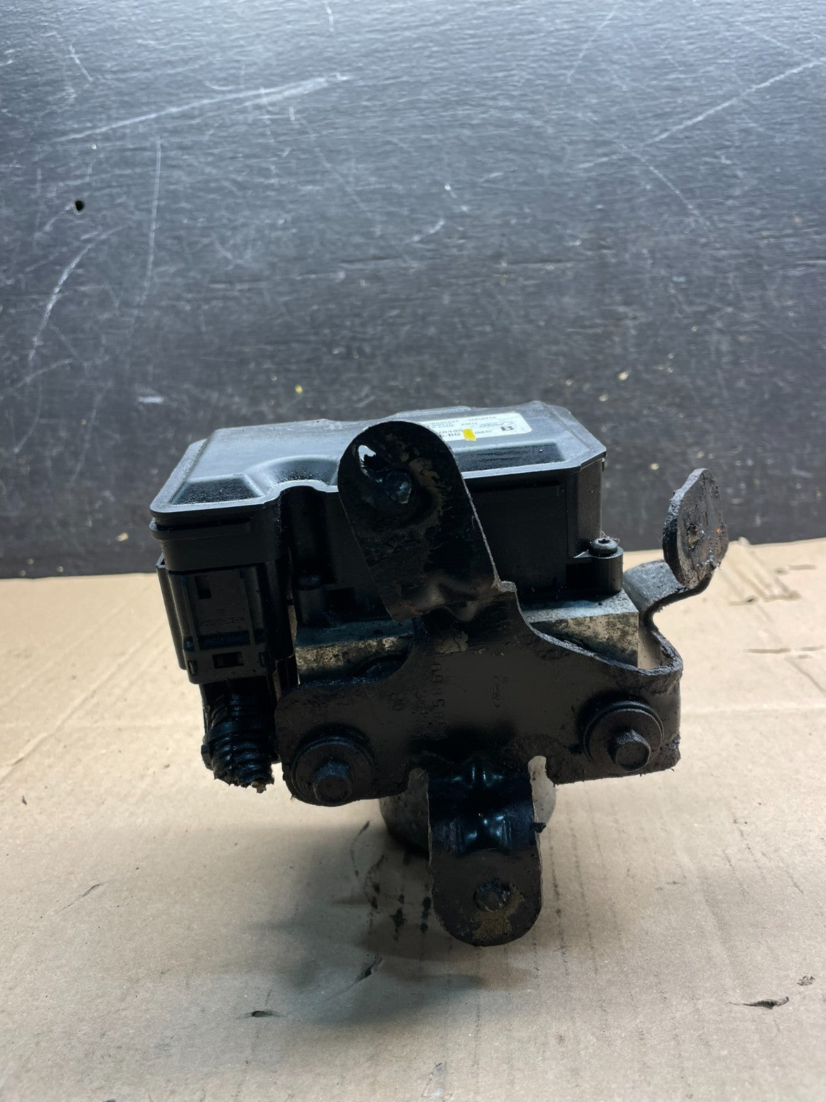 2011 - 2014 Ford E250 E350 Van ABS Anti Lock Brake Pump Module v1973 DG2