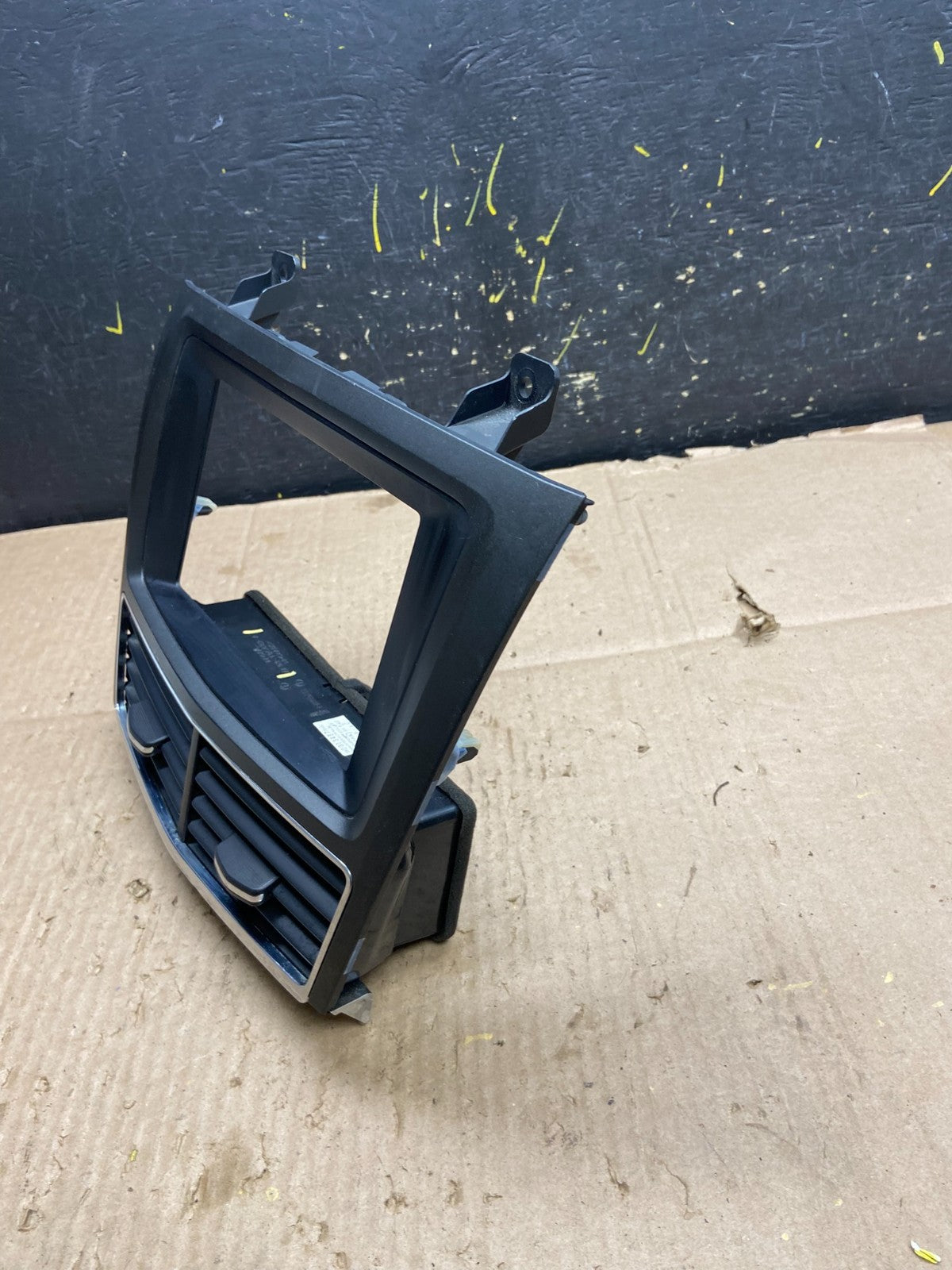 2010 - 2012 Lincoln Mkt Center Dash Gps Radio Bezel Panel Air Vent OEM y5431 DG2