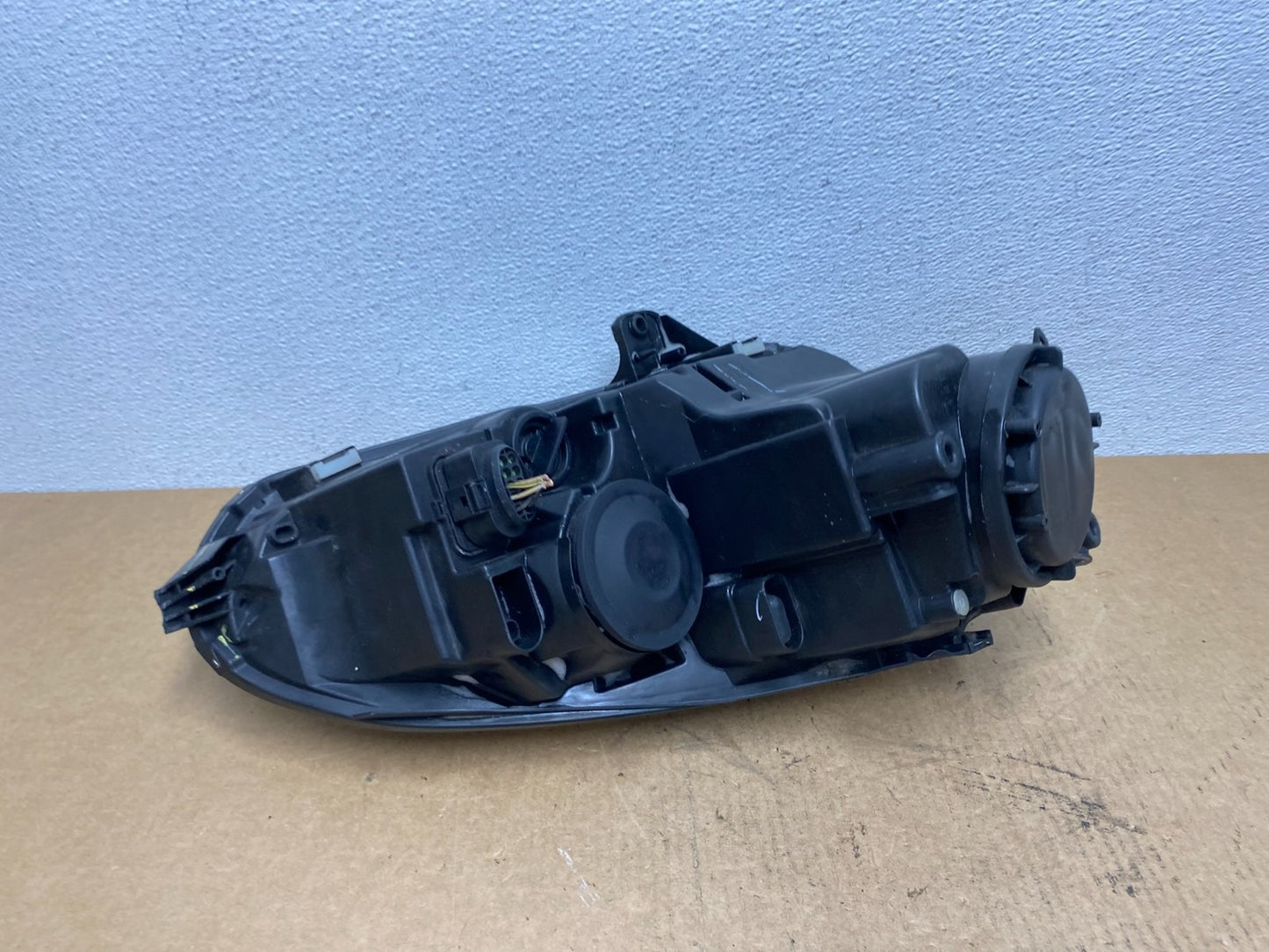 2005 to 2010 Volkswagen Jetta Left Driver LH Side Headlight Halogen AC2994 DW6