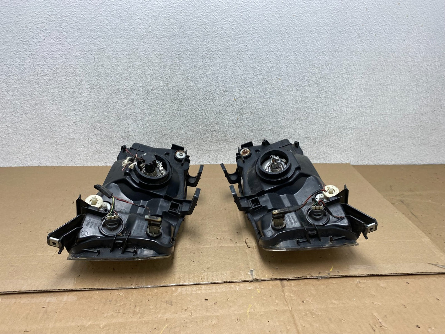 1997 to 2001 Honda CR-V Crv Left+Right Set Chrome Headlights Halogen AE5977 DW8