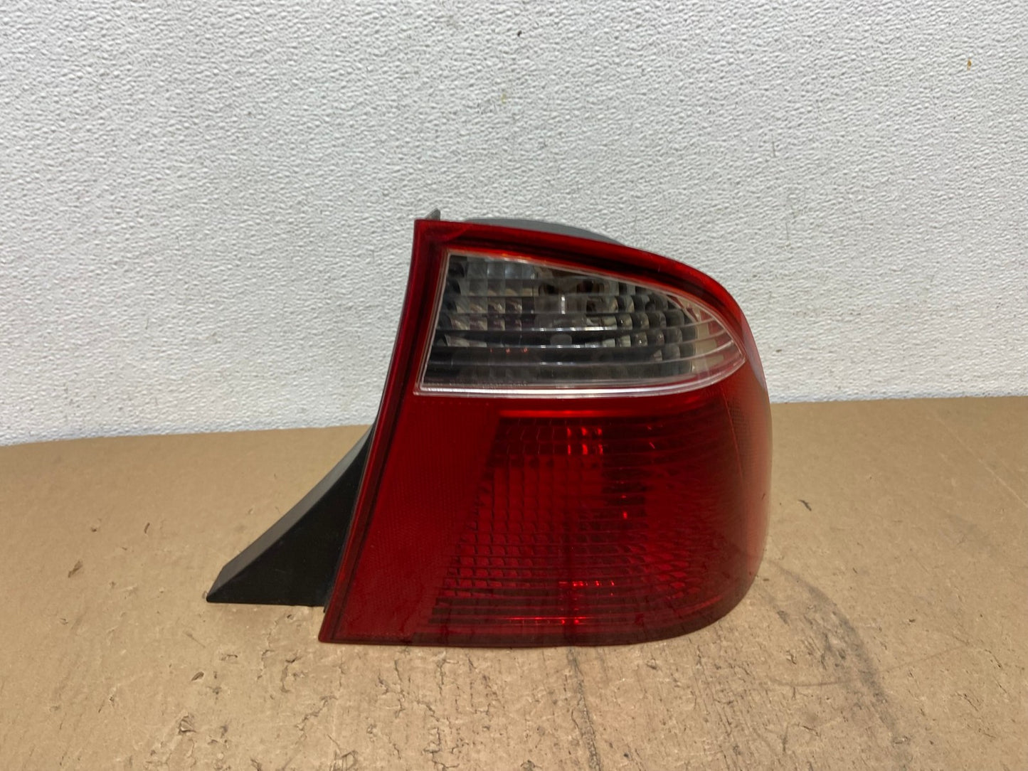 2005 2006 2007 Ford Focus Sedan Right Passenger Tail Light AC7331 LK0