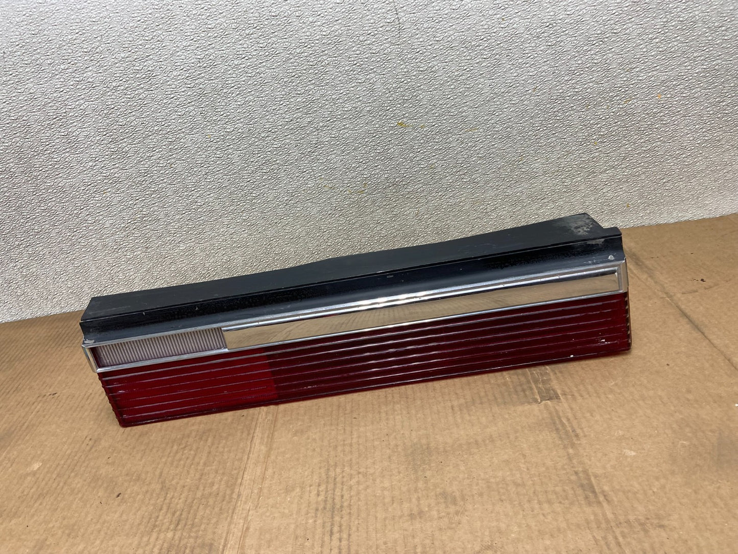 1982-1983 Chrysler Lebaron Right Passenger Rh Side Tail Light OEM AA5251 GD0