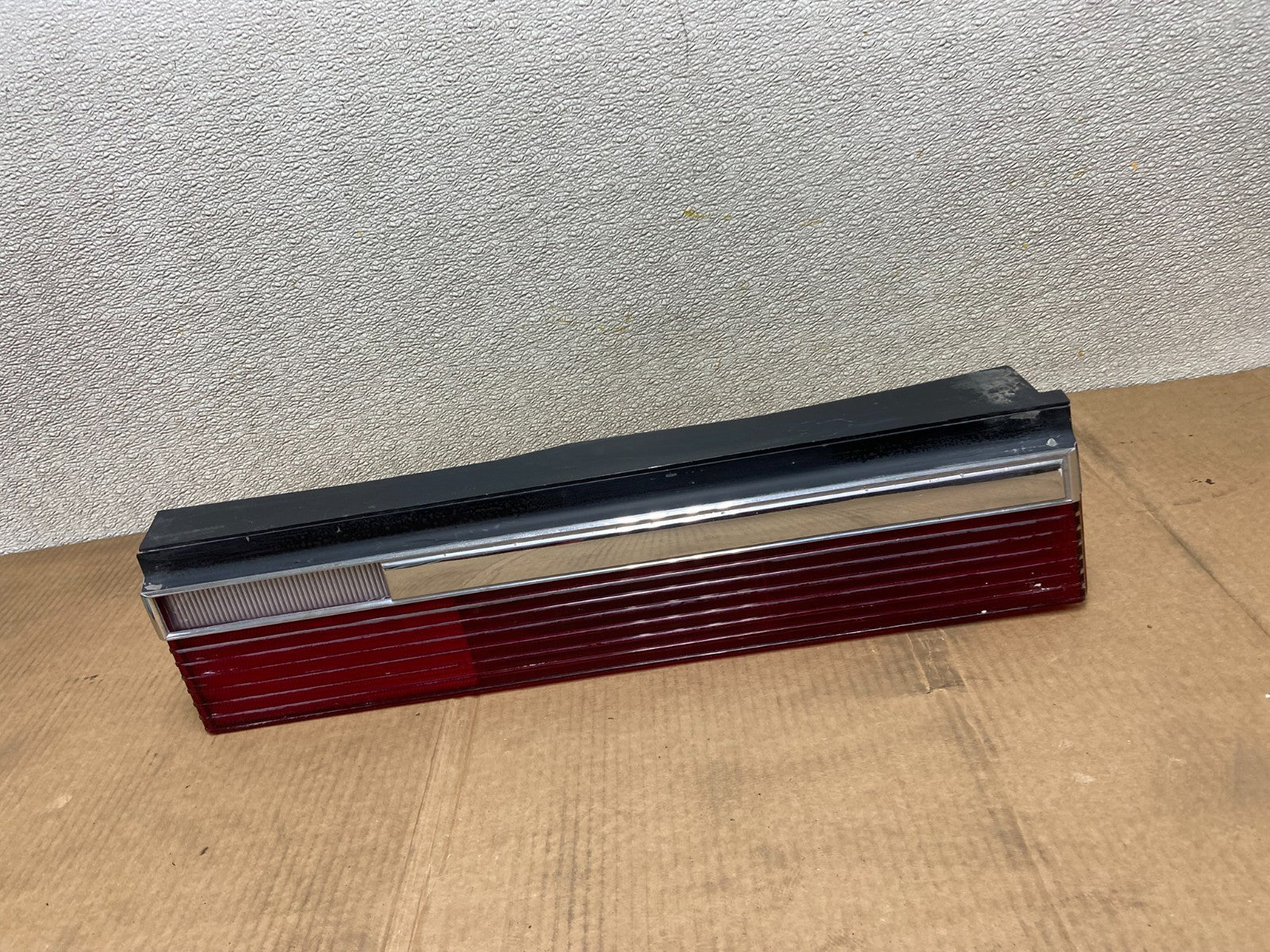 1982-1983 Chrysler Lebaron Right Passenger Rh Side Tail Light OEM AA5251 GD0