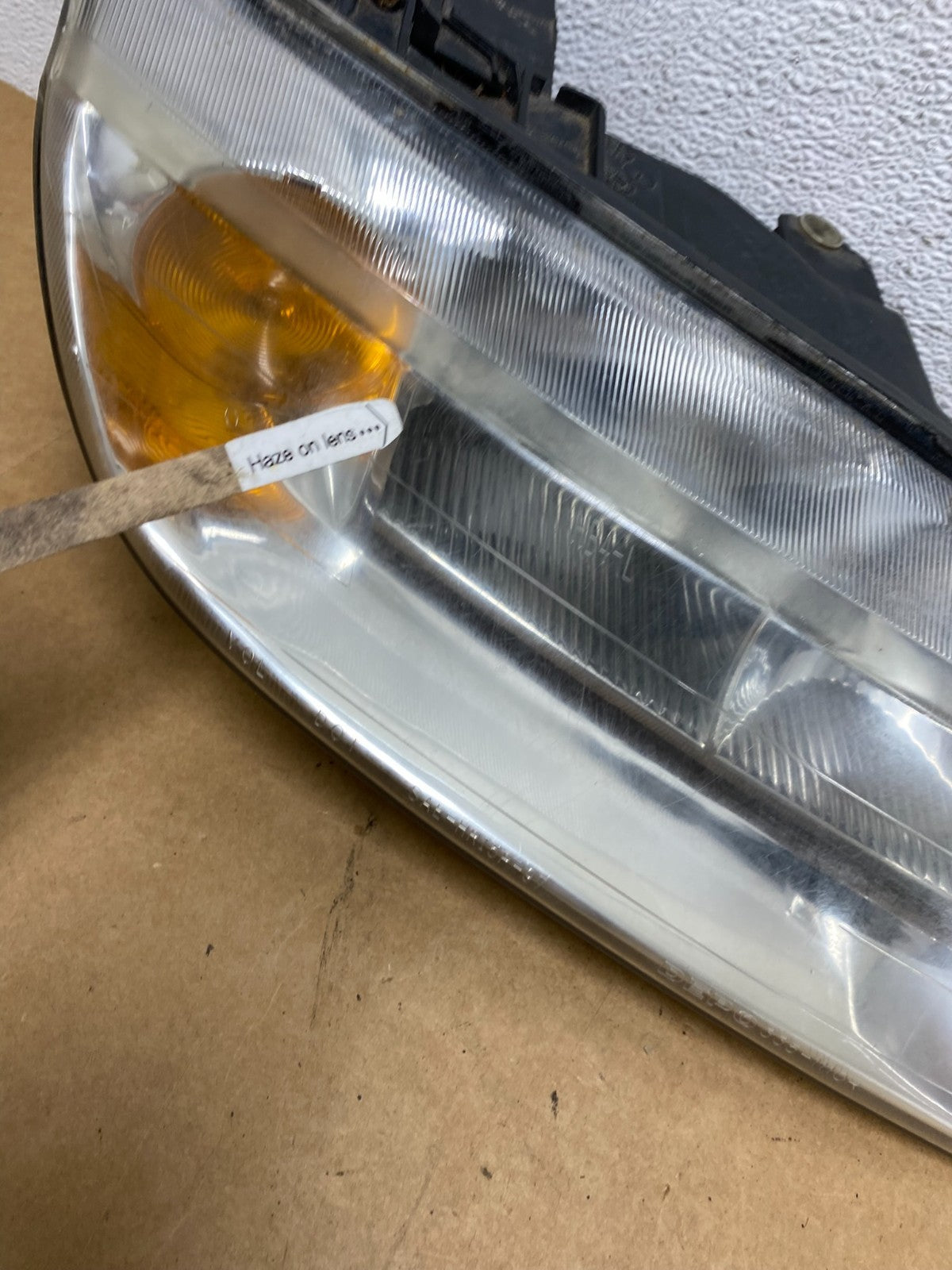 2000 to 2002 Saturn L Series Headlights Left+Right Side AE2945 DW5