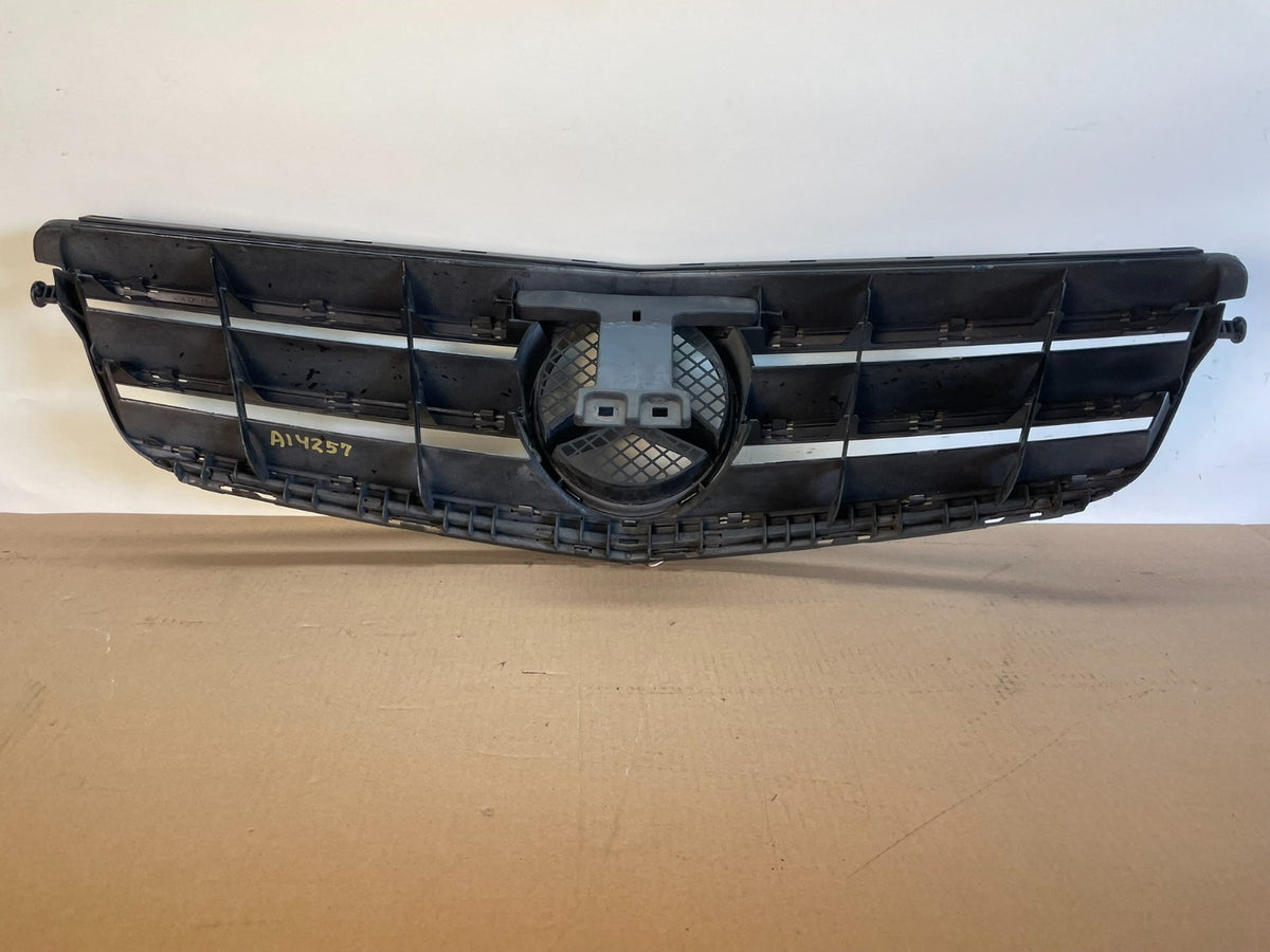 2008-2014 Mercedes Benz W204 C250 C300 C350 Front Grille Grill Emblem AI4257 DG3
