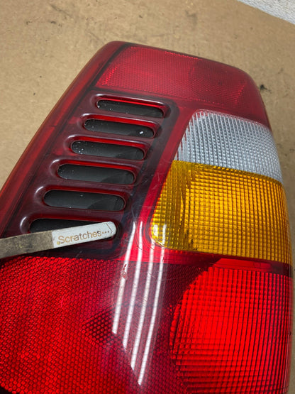 1999-2004 Jeep Grand Cherokee WJ Right Passenger Rh Tail Light AI3635 LK3
