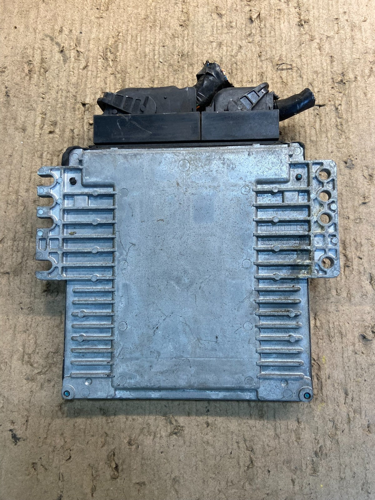 2010 2011 Nissan Armada QX56 5.6L Engine Control Unit ECU ECM Module  Z2221 DG3