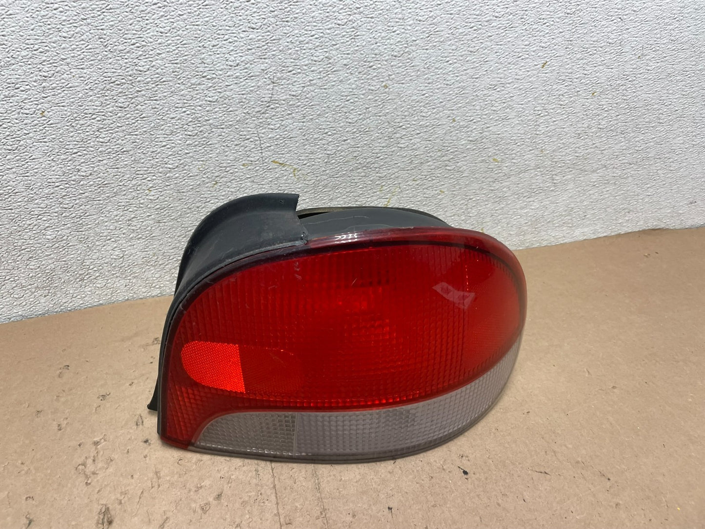 1998 to 1999 Hyundai Accent Hatchback Right Passenger RH Tail Light Oem Q4663 DG0