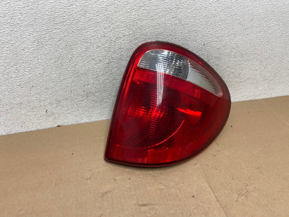 2004 - 2007 Dodge Grand Caravan Right Passenger Side Tail Light AG4622 LK2