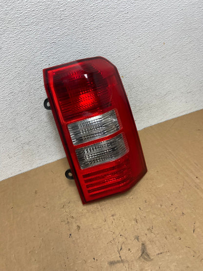 2008-2016 Jeep Patriot Right Passenger Rh Side Tail Light AD3124 LK2