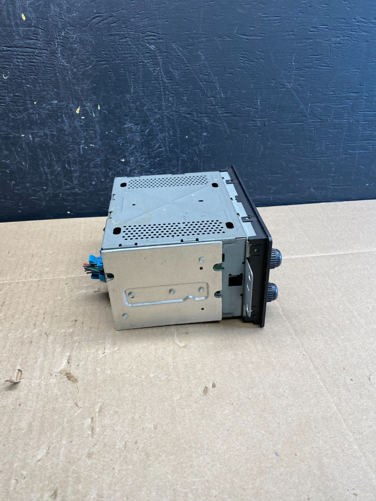 2003 to 2007 Chevrolet Colorado AM/FM Radio Receiver AC6295 DG1
