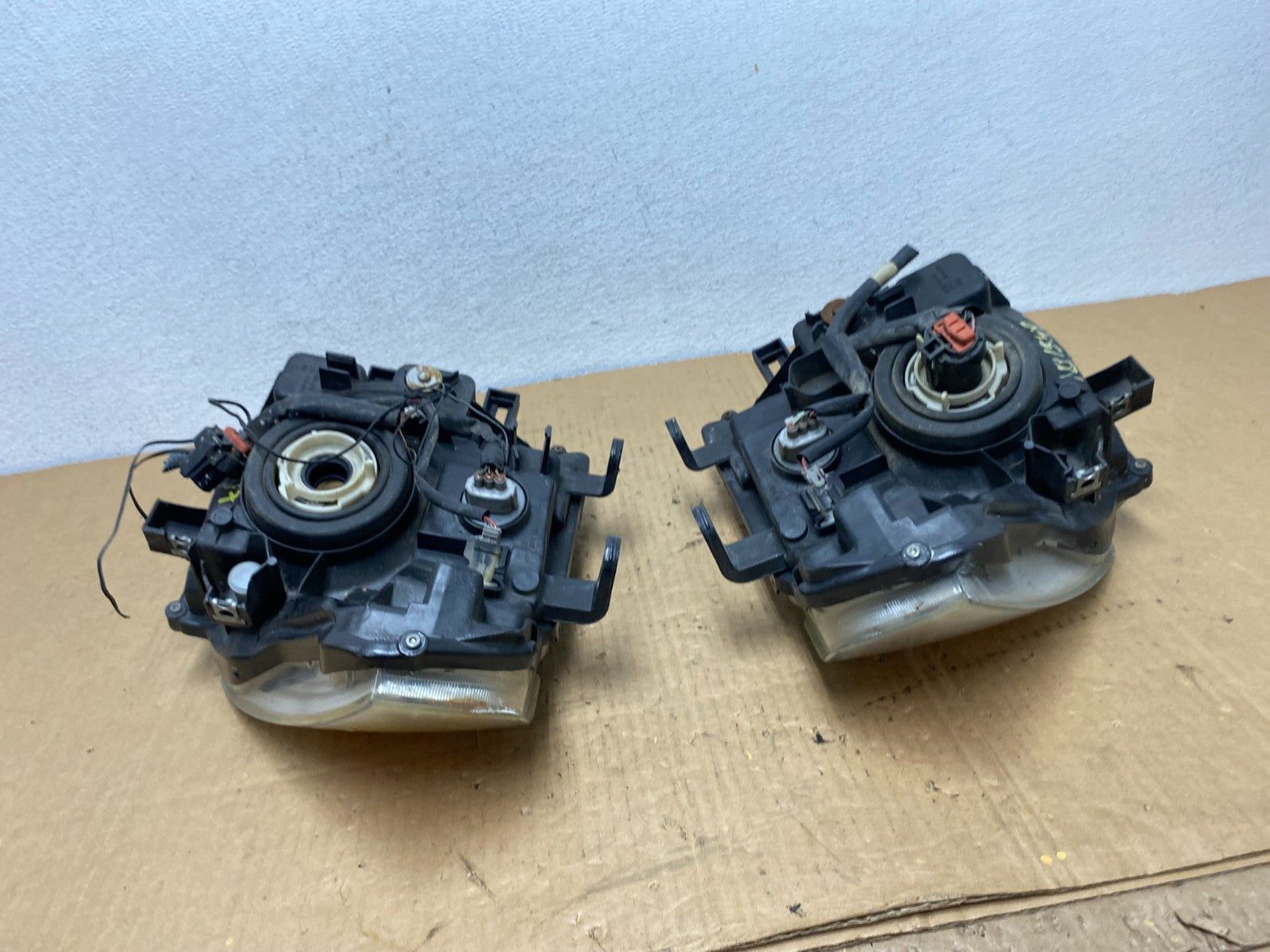 2005 2006 2007 Nissan Pathfinder Halogen Headlights Left+Right AC7709 DW9