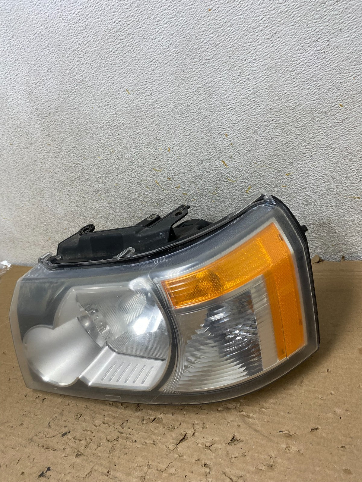 2008-2012 Land Rover LR2 Left Driver LH Side Halogen Headlight AH9155 DW2