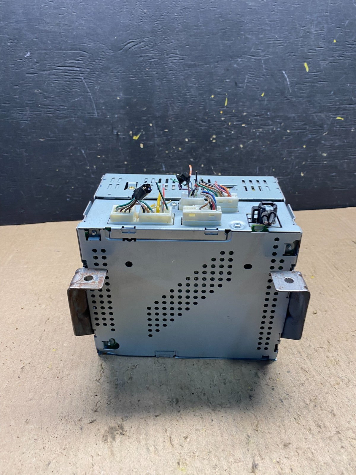 2006 - 2007 Nissan Pathfinder Radio AM/FM Receiver R8503 DG5