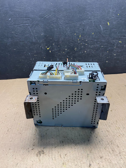 2006 - 2007 Nissan Pathfinder Radio AM/FM Receiver R8503 DG5