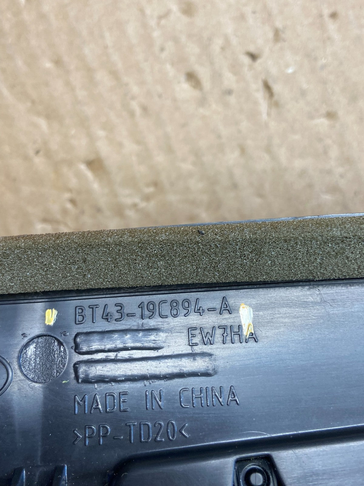 2011 to 2014 Ford Edge Center Dash Radio Panel Air Vent AE4249 DG5