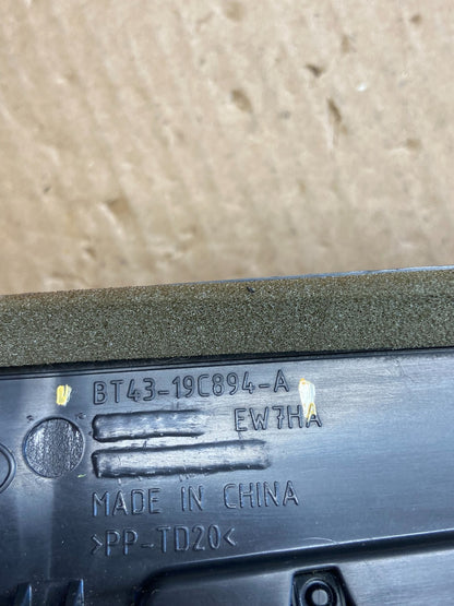 2011 to 2014 Ford Edge Center Dash Radio Panel Air Vent AE4249 DG5