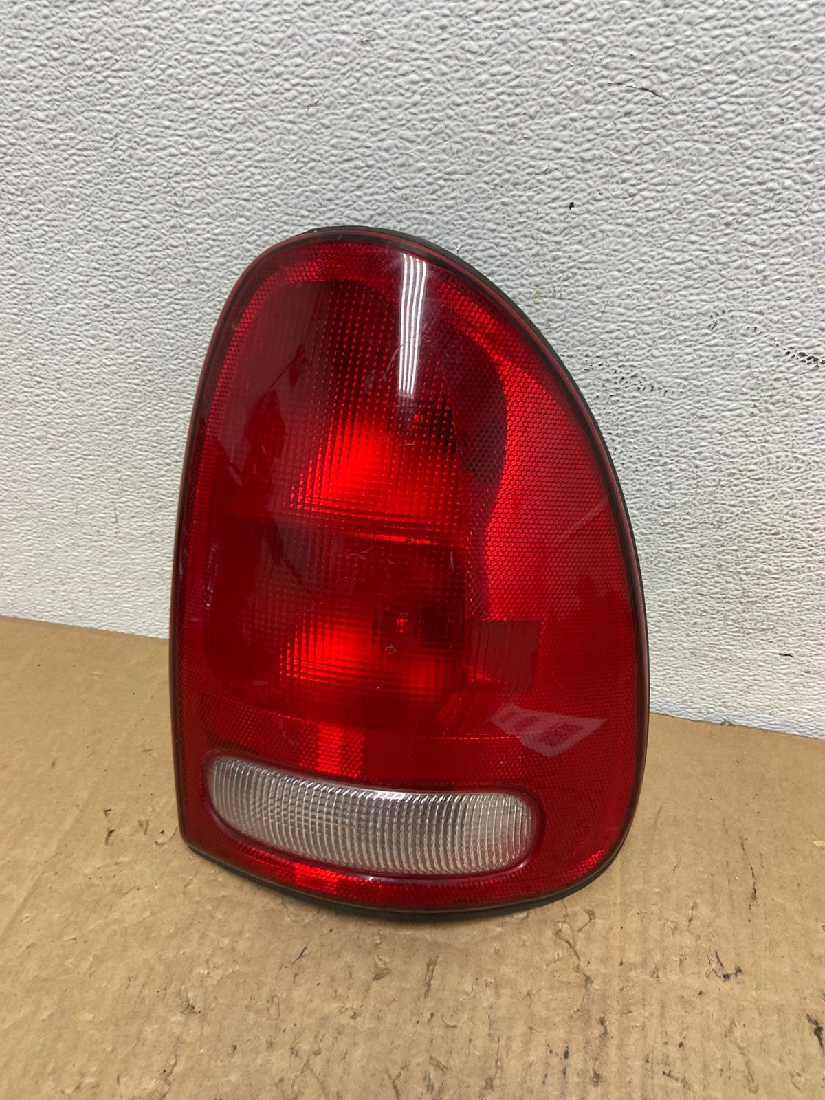 1998 to 2003 Dodge Durango Tail Light Right Passenger RH Side AD2490 LK0