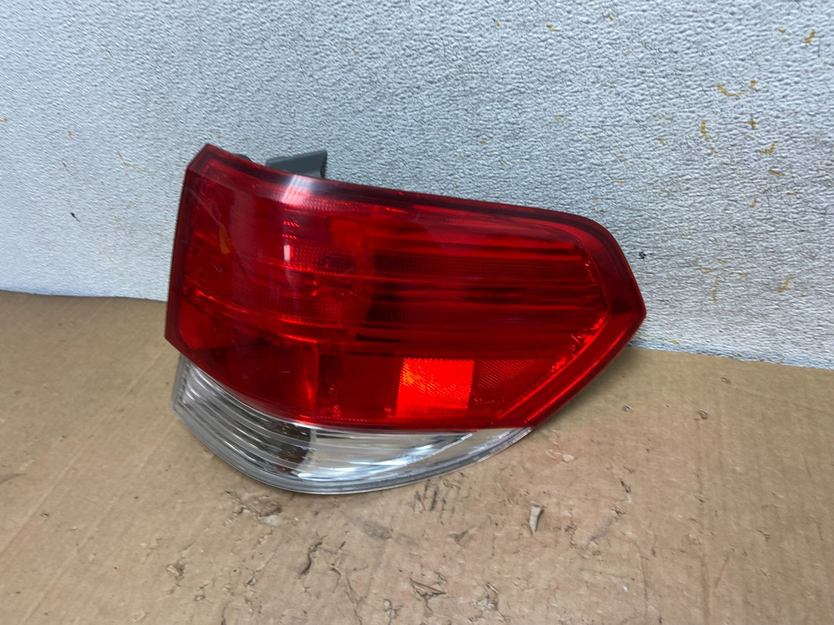 2008 2009 2010 Honda Odyssey Right Passenger Side Tail Light AI9308 LK1
