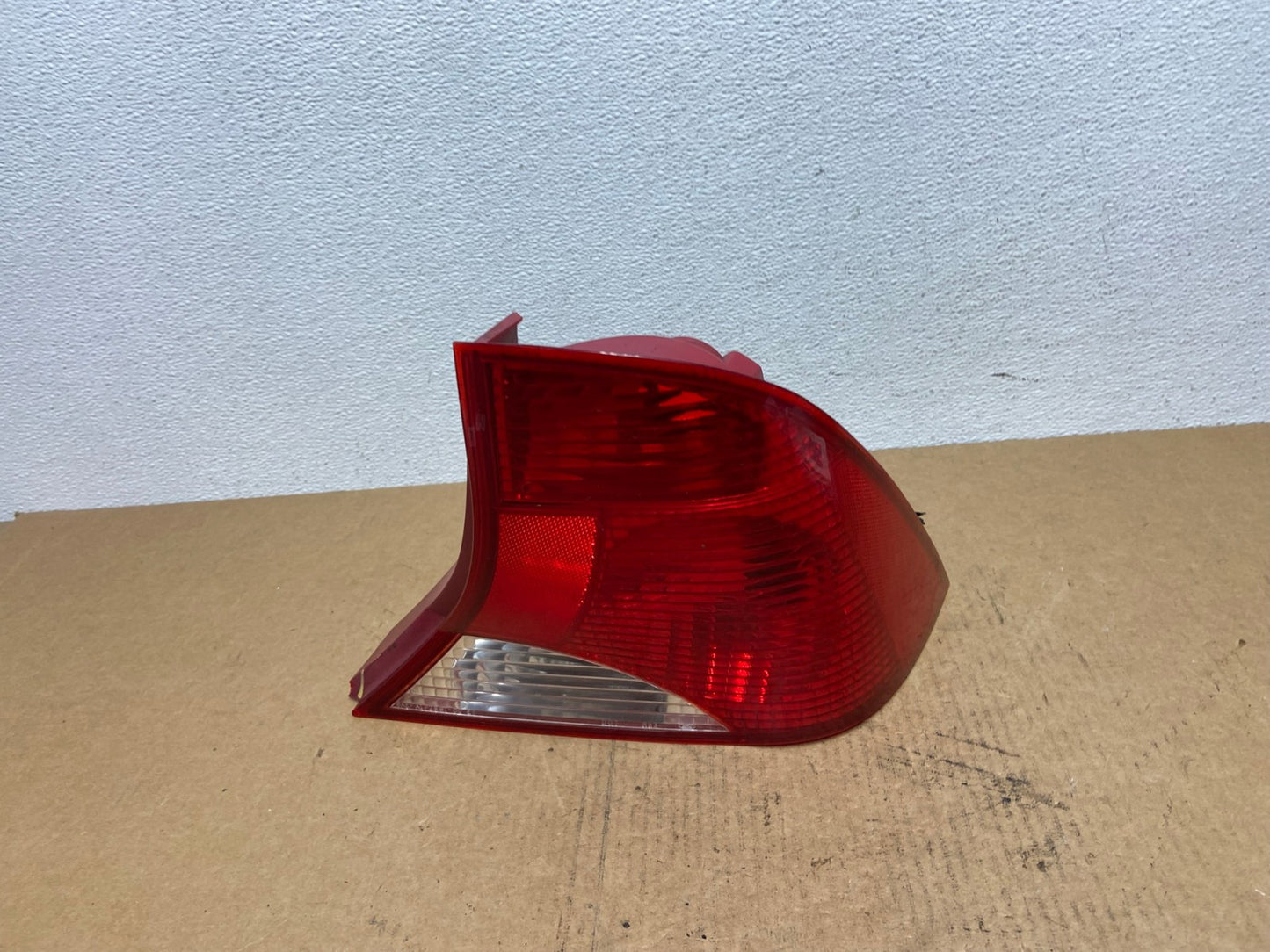 2000 to 2004 Ford Focus Right Passenger RH Side Tail Light OEM AC2876 LK0