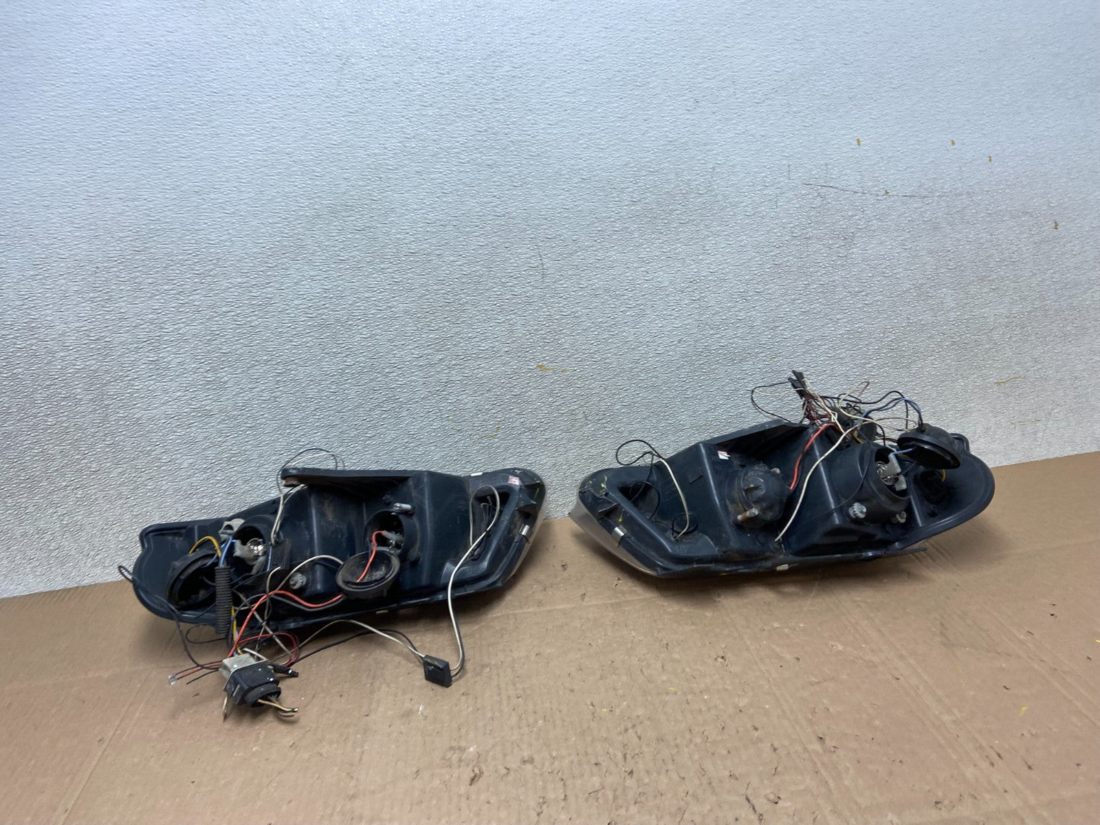 2001-2005 Volkswagen Passat Left+Right Set LED Black Headlight Y2849 DG10