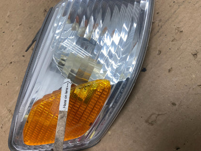 2000 - 2001 Toyota Camry Front Right Passenger RH Turn Signal AD4016 DW4