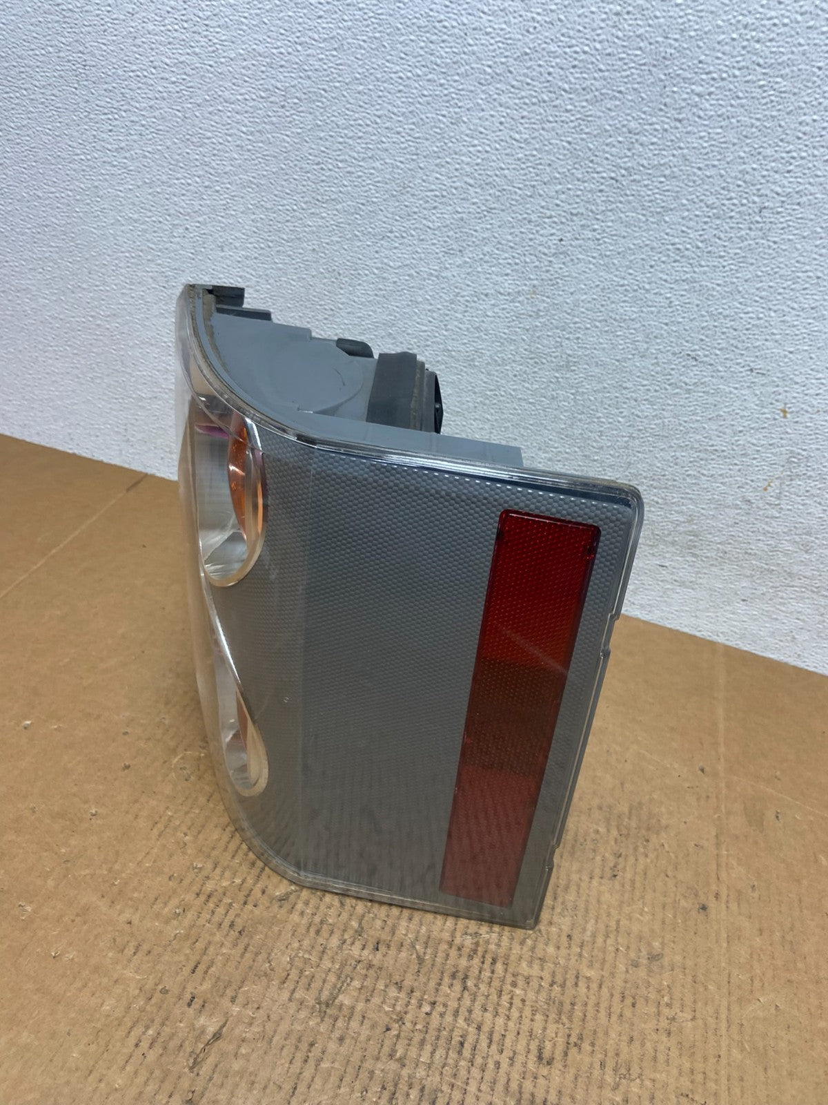 2003-2005 Land Rover Range Rover L322 Right Passenger Tail Light AE0418 DW1