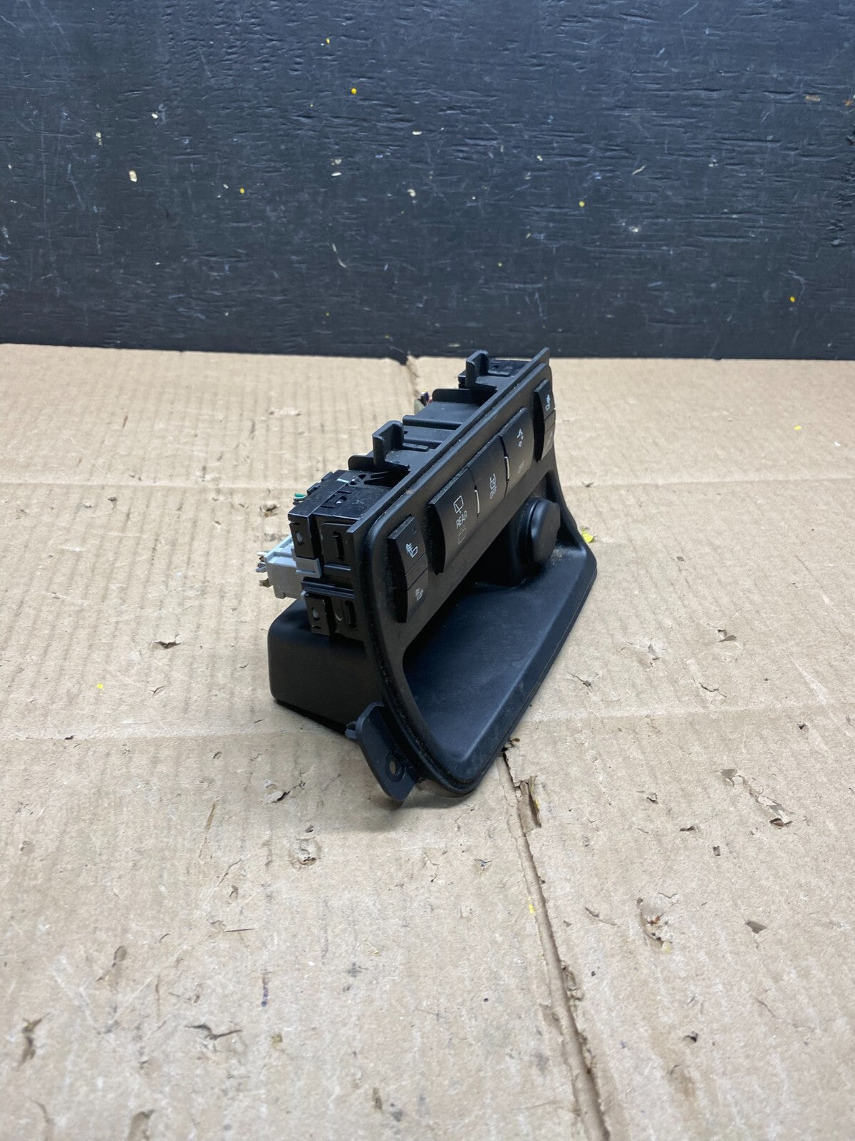 2008 2016 GMC Acadia Traverse Center Console Switch Panel Bezel Outlet L5426 DG1