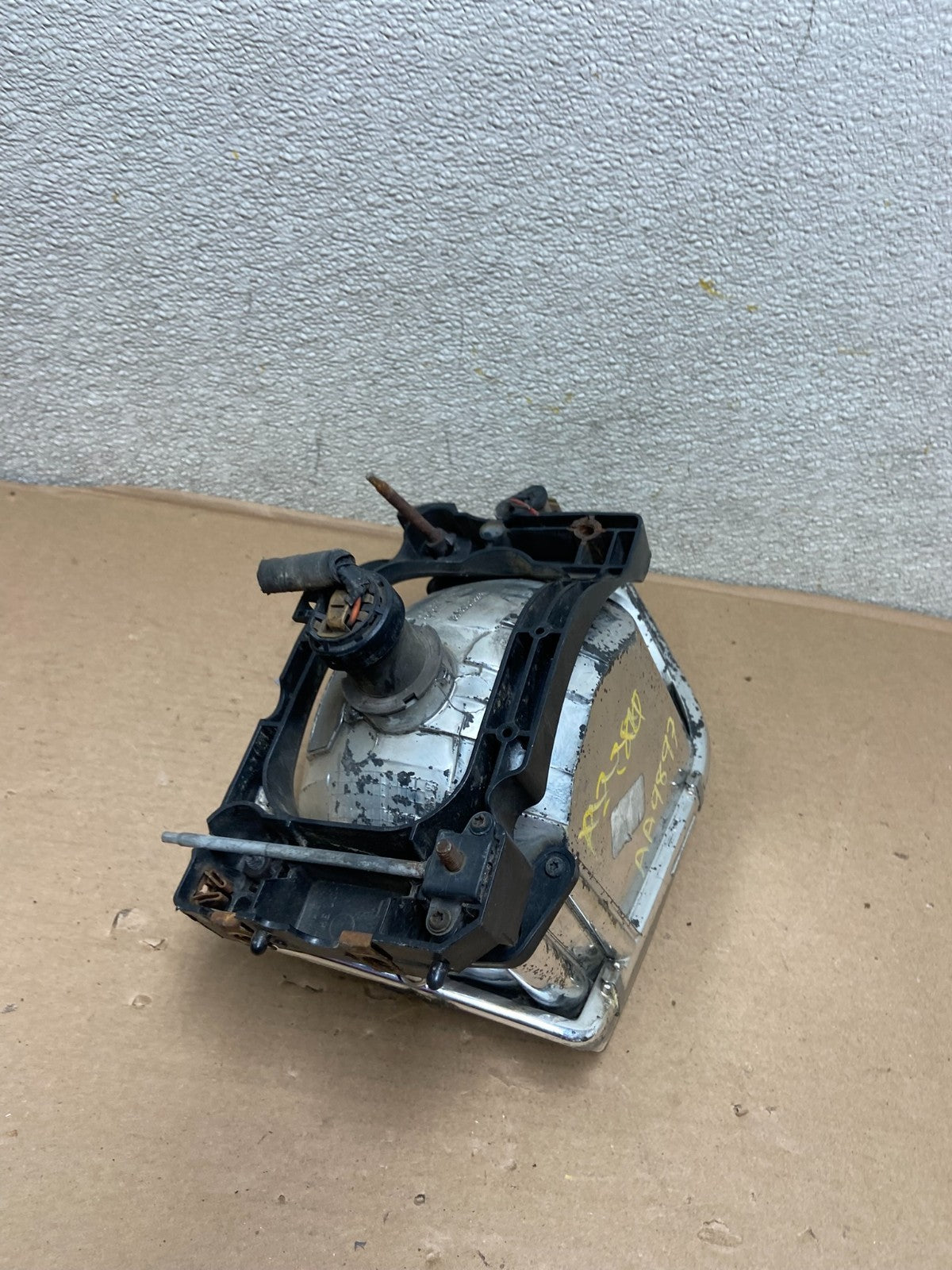 2001 to 2002 Nissan Quest Left Driver LH Side Halogen Headlight AA9897 DW9