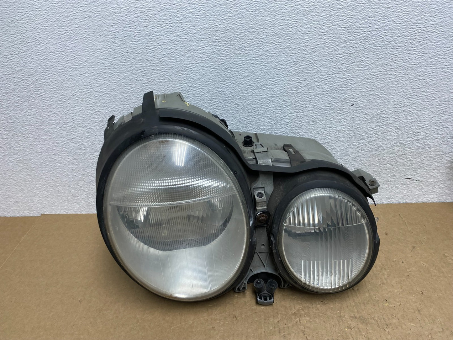 2000-2002 Mercedes E E320 E430 Right Passenger Xenon HID Headlight OEM AC1355 DW0