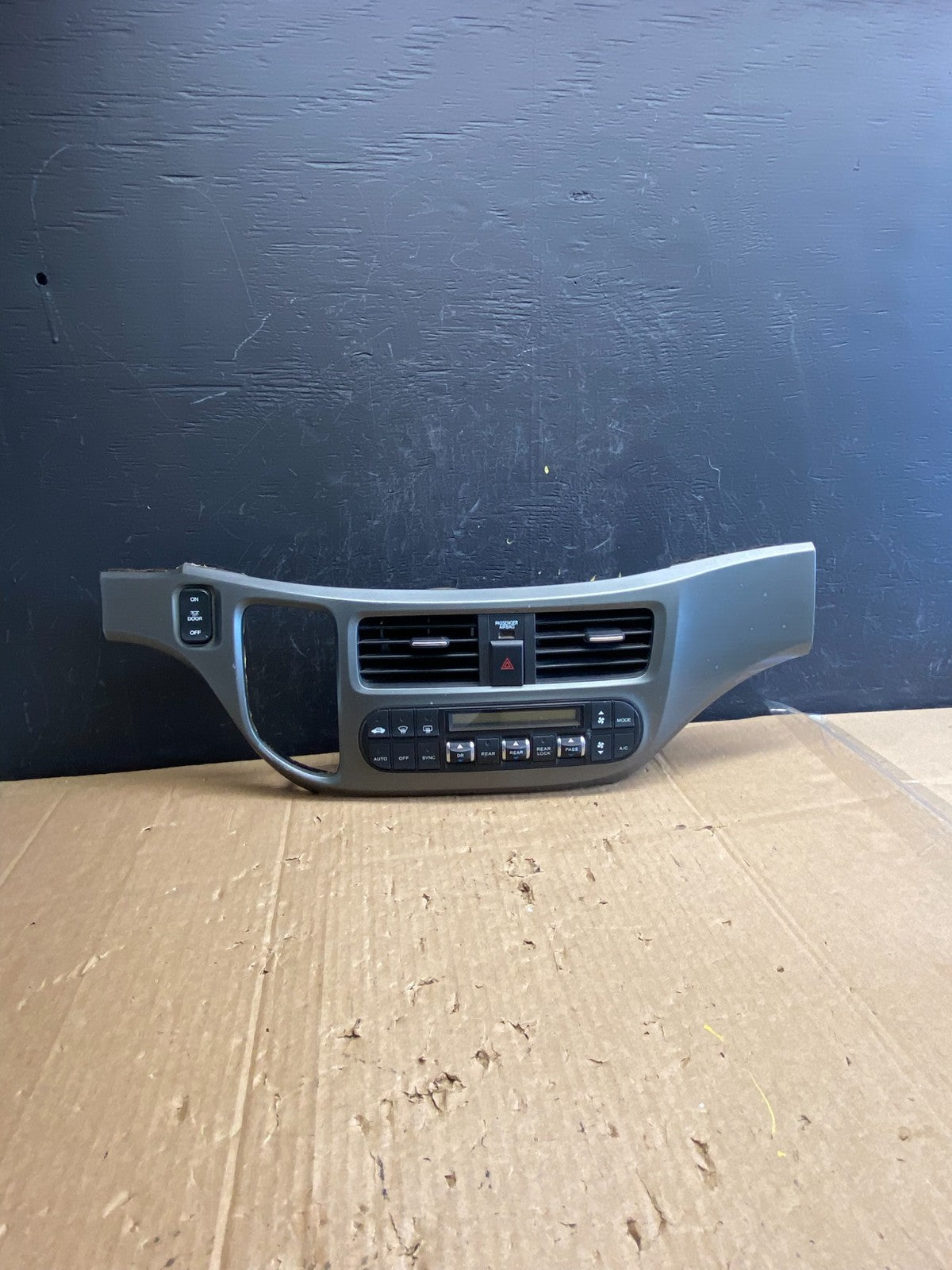 2005 to 2010 Honda Odyssey Radio Climate Control Dash Trim Bezel AD2260 DG0
