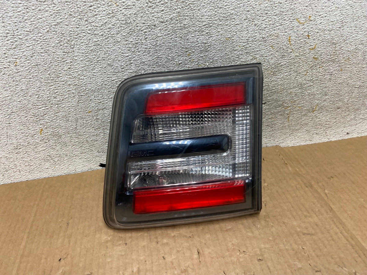 2013 to 2016 GMC Acadia Right Passenger RH Side Inner Tail Light AI5862 LK0