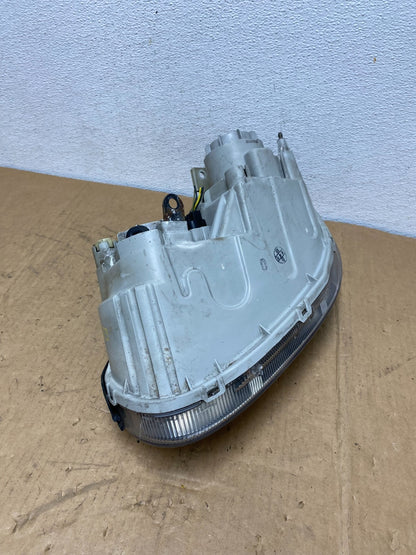2002-2005 Hyundai Sonata Right Passenger Headlight Halogen AC8623 DW5