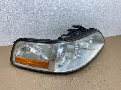 2005 to 2011 Lincoln Town Car Right Passenger Rh Side Headlight AE7028 DW2
